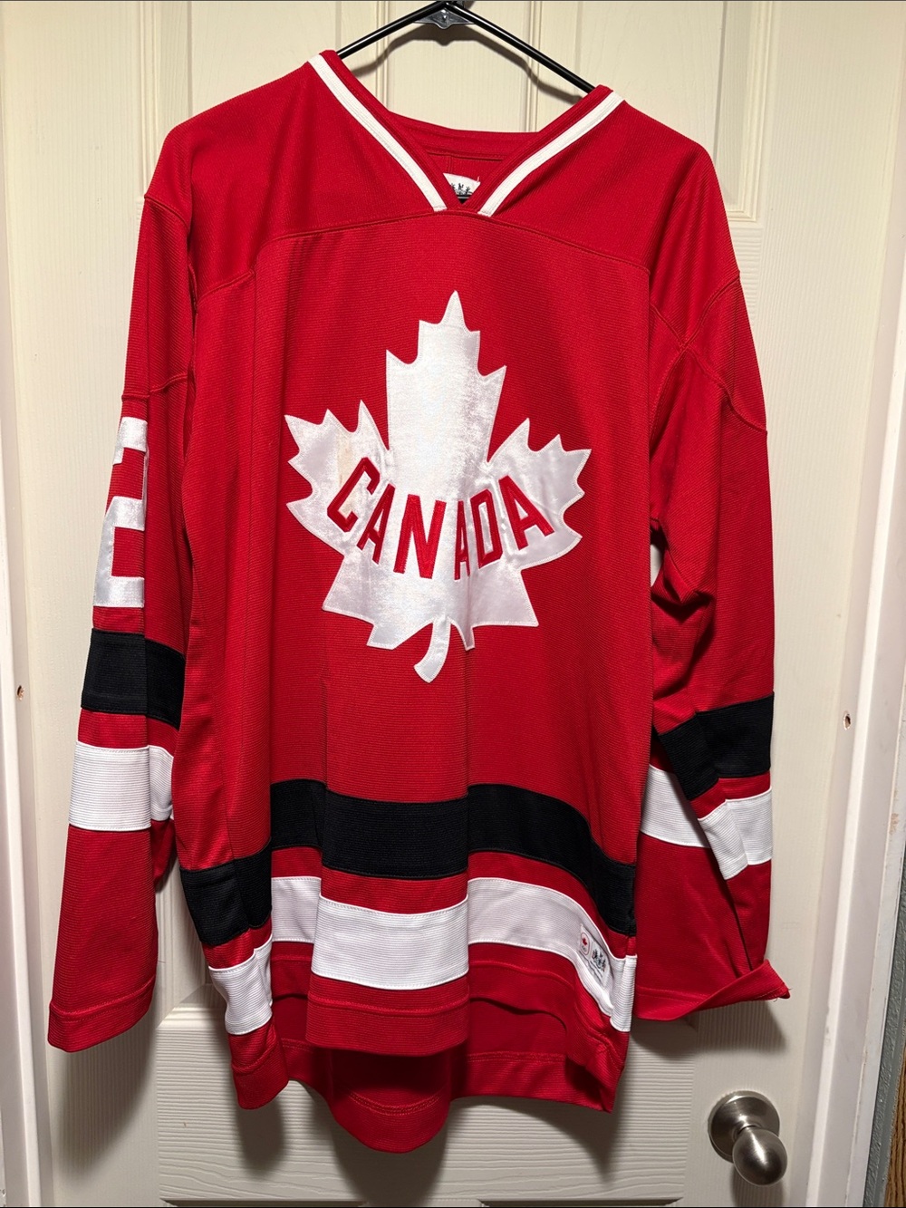 Red Canada Maple Leaf Hockey Jersey - Team Style